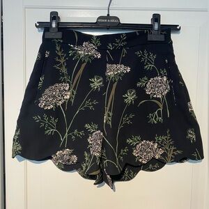 Wilfred Arbre Scalloped Shorts Floral Black Shorts Size 2